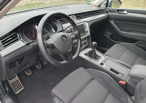 Volkswagen Passat cena 61000 przebieg: 269000, rok produkcji 2016 z Libiąż małe 121